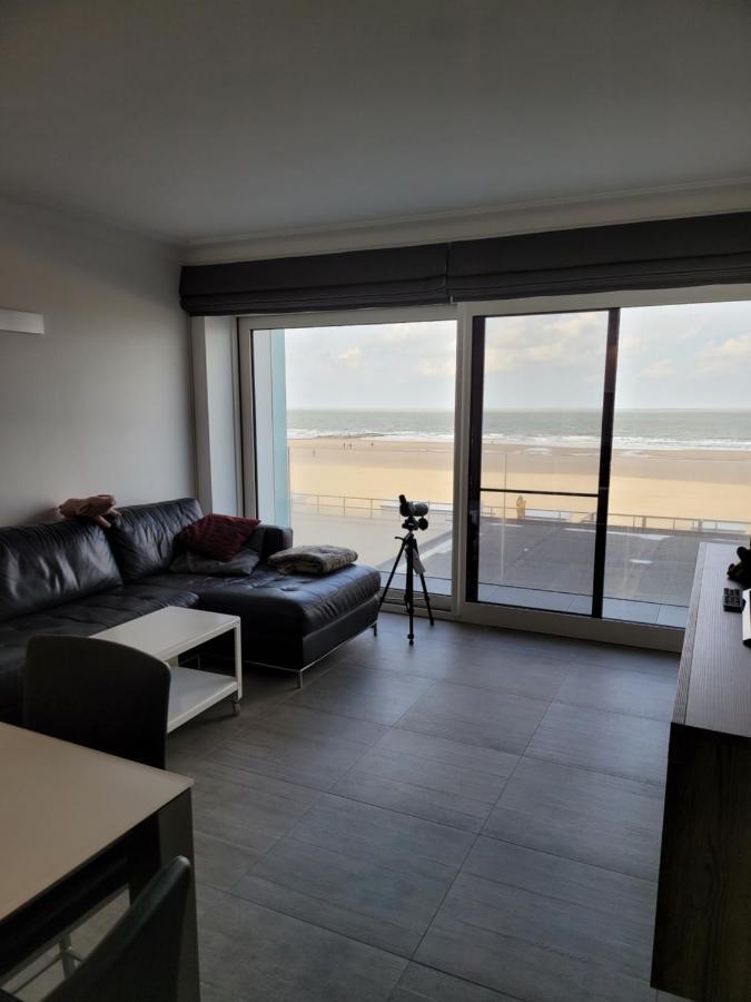 Studio 105 Op Zeedijk Met Frontaal Zeezicht 1Ste Verdiep Middelkerke Exterior photo